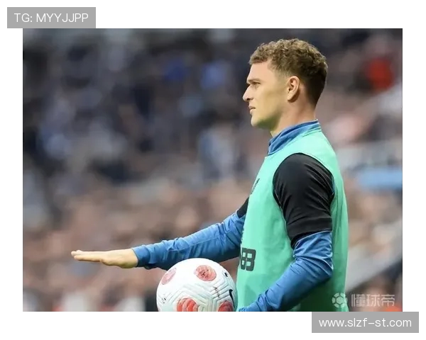 特里皮尔公开离婚已一年 与新女友约会被拍引关注